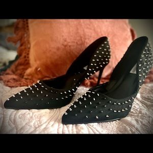 *Bad ass sexy spiked heel!!